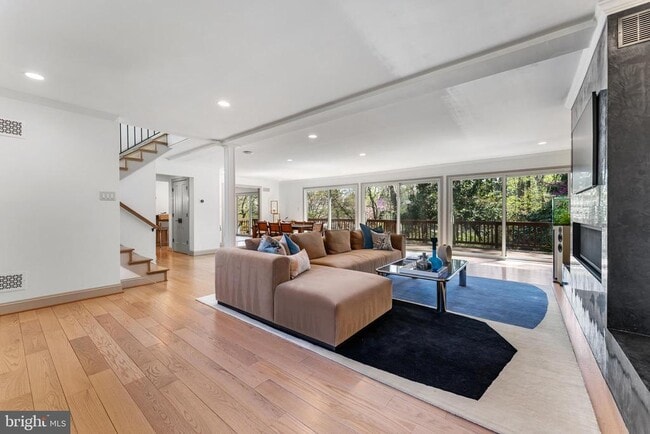 Photo - 2820 Ellicott St NW