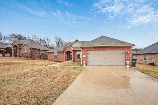 Photo - Beautiful 3 Bed 2 Bath home ready for move in! All new carpeting!