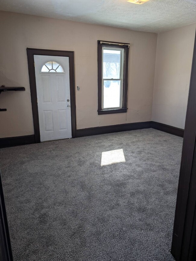 Photo - 210 E Cambridge St