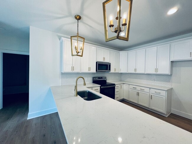 Photo - Brand New Luxury Condo - Top Floor