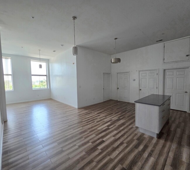 795 Main Ave