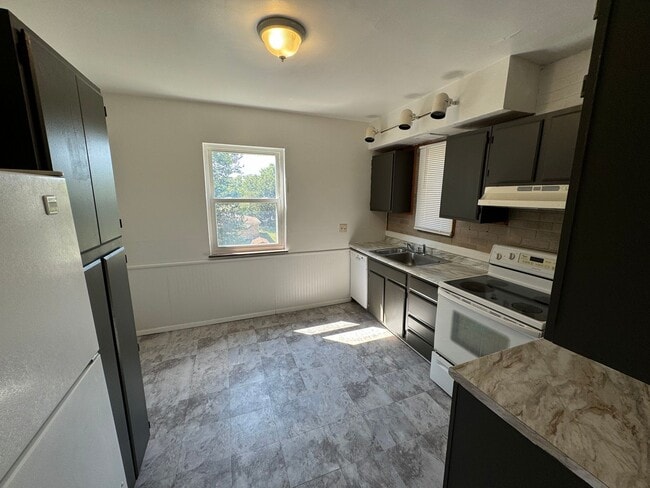 Photo - DELHI - Adorable 3bed 2ba brick cape cod