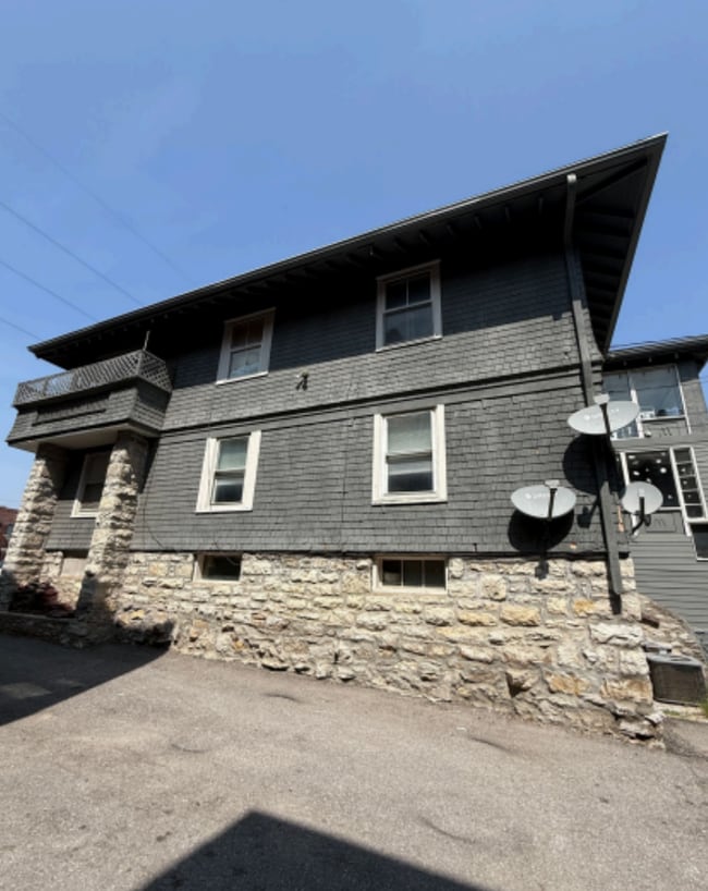 Building Photo - 3937-3939 Troost Ave Unit 3939 Troost Ave Rental