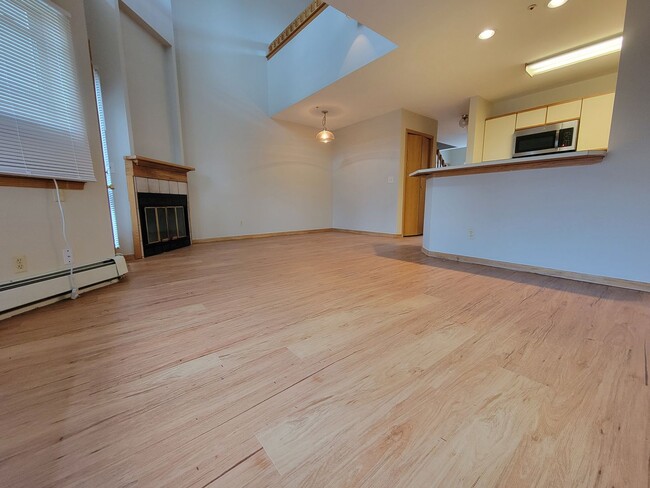 Photo - Beautiful, wide open 2 level 2 bath condo ... Unit 213