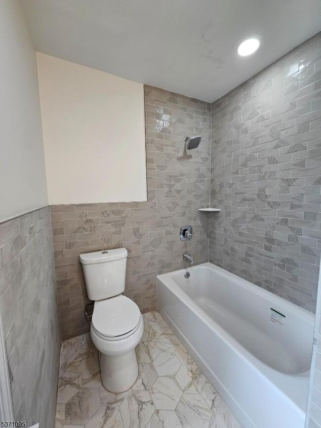 Photo - 135 Main St Unidad B