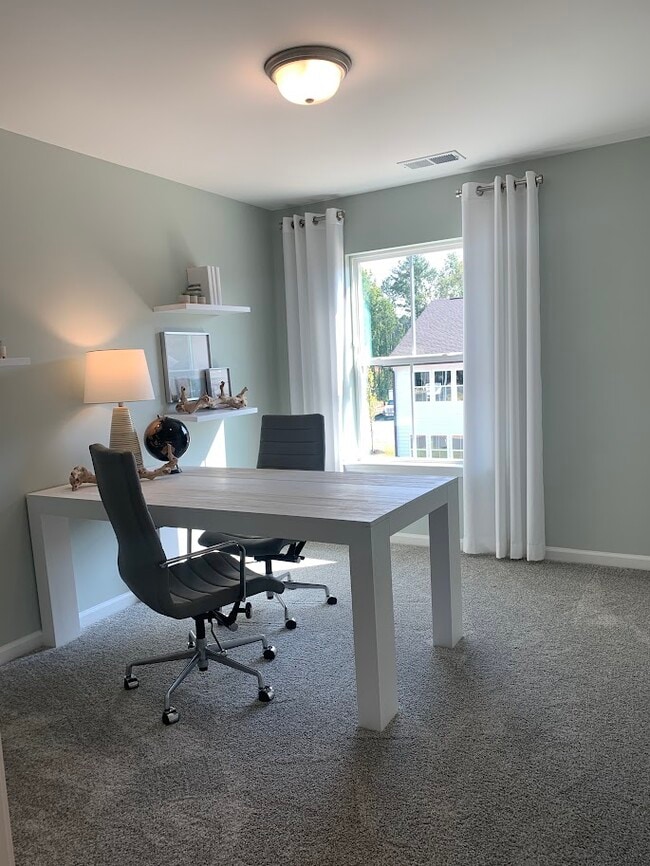 Photo - 352 Abbots Ml Dr