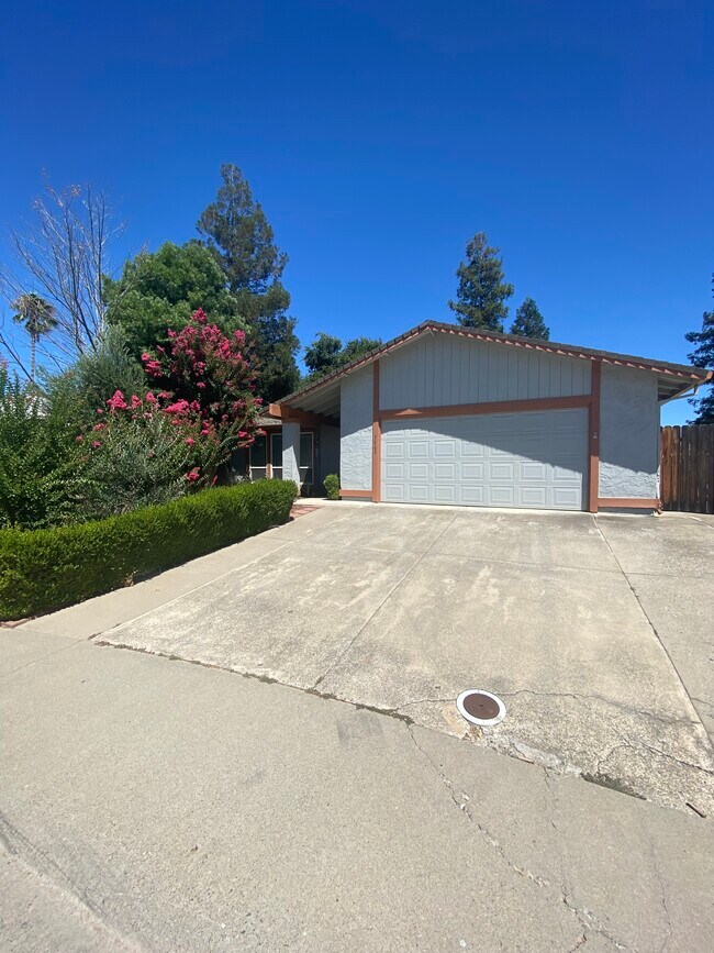 Photo - 7863 Delta Sunrise Ct Unit Charming 3br home