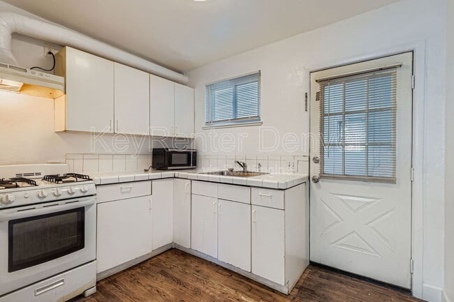 Photo - 3249 Steele St