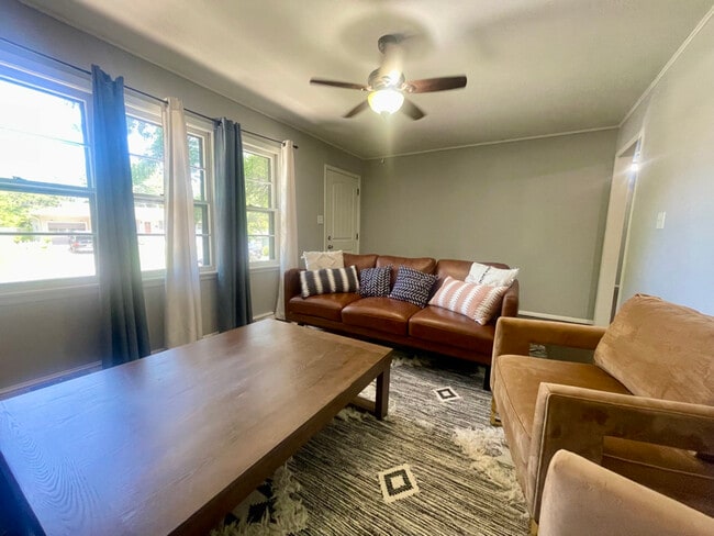 Photo - 2208 Concordia Dr