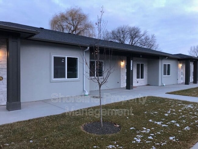 Building Photo - 2121 S Montana Ave