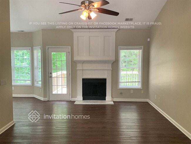 Photo - 3670 McGuire Close NW