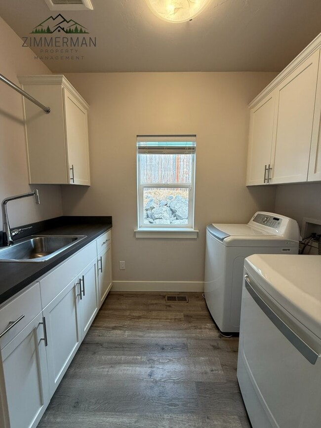 Photo - Beautiful 3 bed Home in Lowell