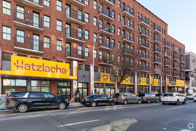 Photo - 752 Bedford Ave