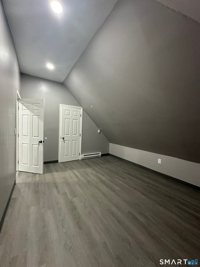 Photo - 402 Sigourney St Unit 3rd Floor