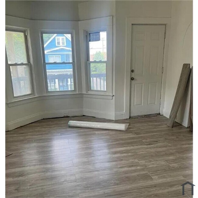 Photo - 2761 E 120th St