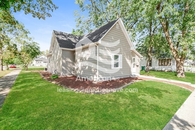Photo - 724 W Royal St