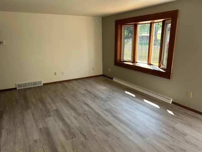 Building Photo - 305-307 Willow Unit 307 Rental
