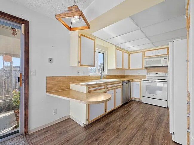 Photo - 80 S Heather Dr