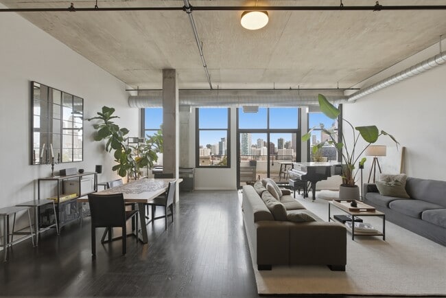 Photo - 900 N Kingsbury St Unit 01166a