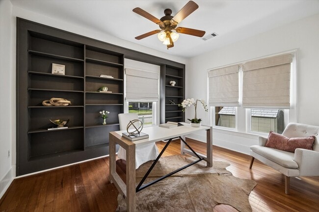 Photo - 623 Pecore St