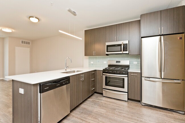 Photo - 1552 N North Park Avenue Unit 601