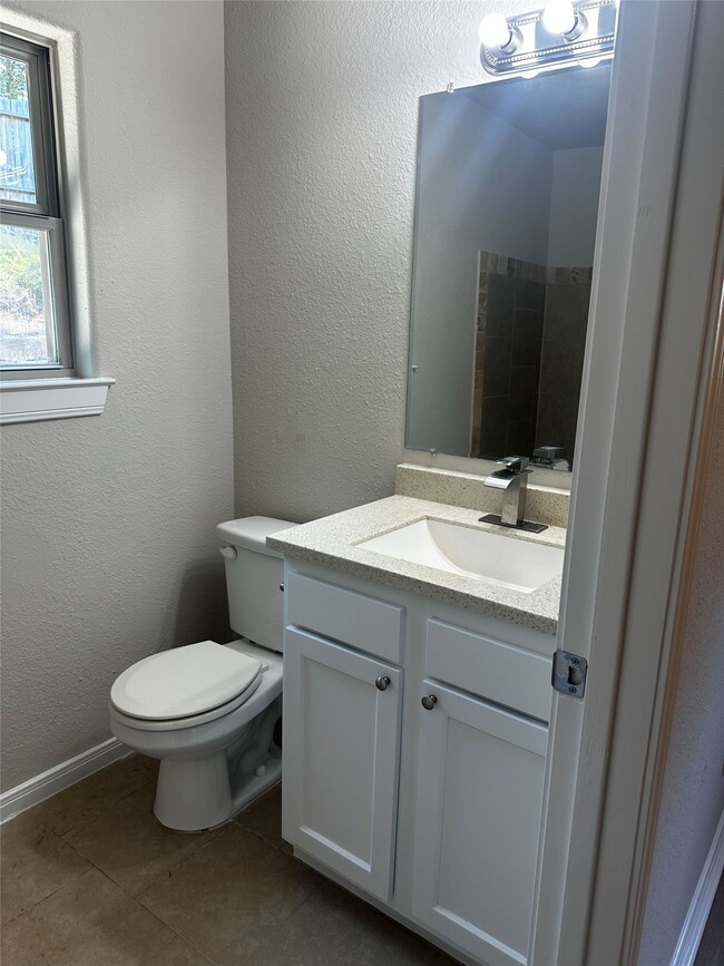 Photo - 513 Valleyview Dr