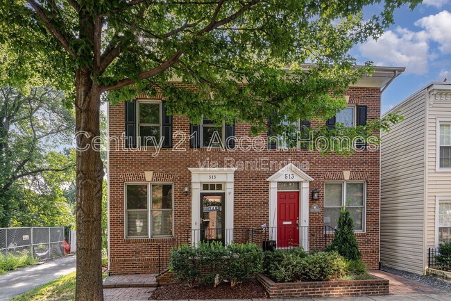 Building Photo - 515 N Henry St Rental