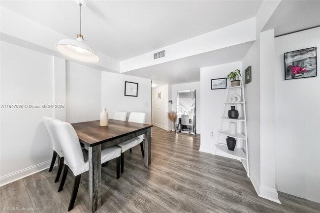 Photo - 2600 Collins Ave Unidad 307