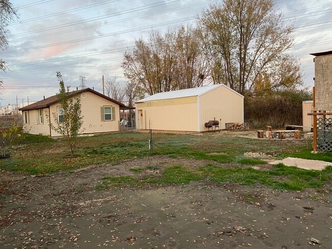 Photo - 1275 W 700 S