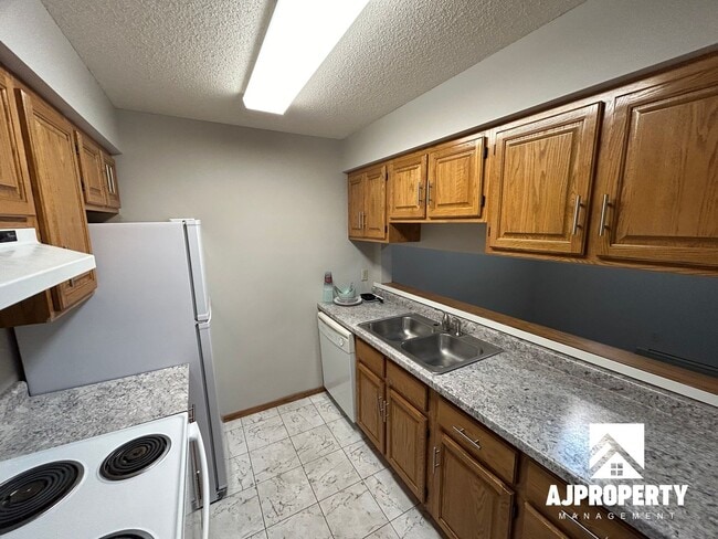 Photo - 916 S Menlo Ave Unit 202