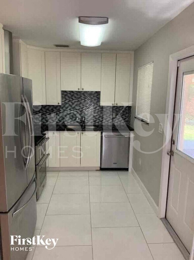 Photo - 1410 NE 43rd Ct