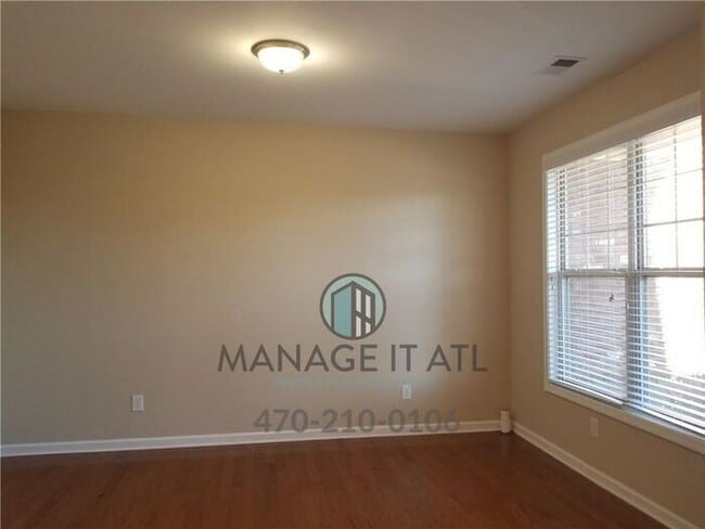 Photo - Beautiful 5BR/4BA Home in Just 5 Min from MALL OF GA