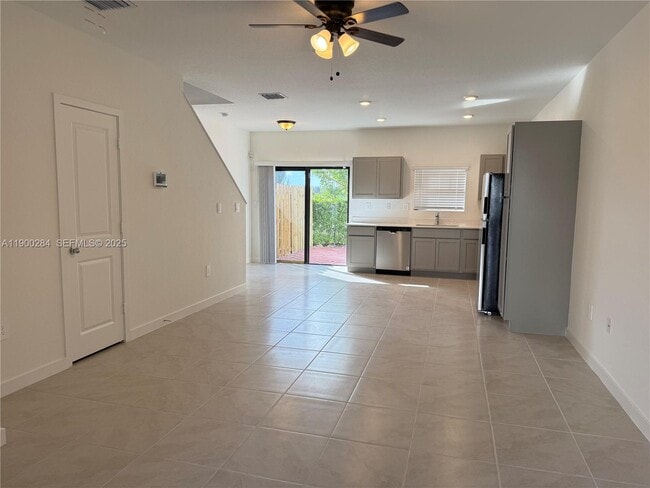 Photo - 540 NE 1st St