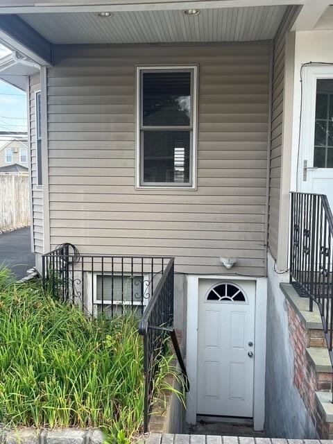 Photo - 172 W Nicholai St