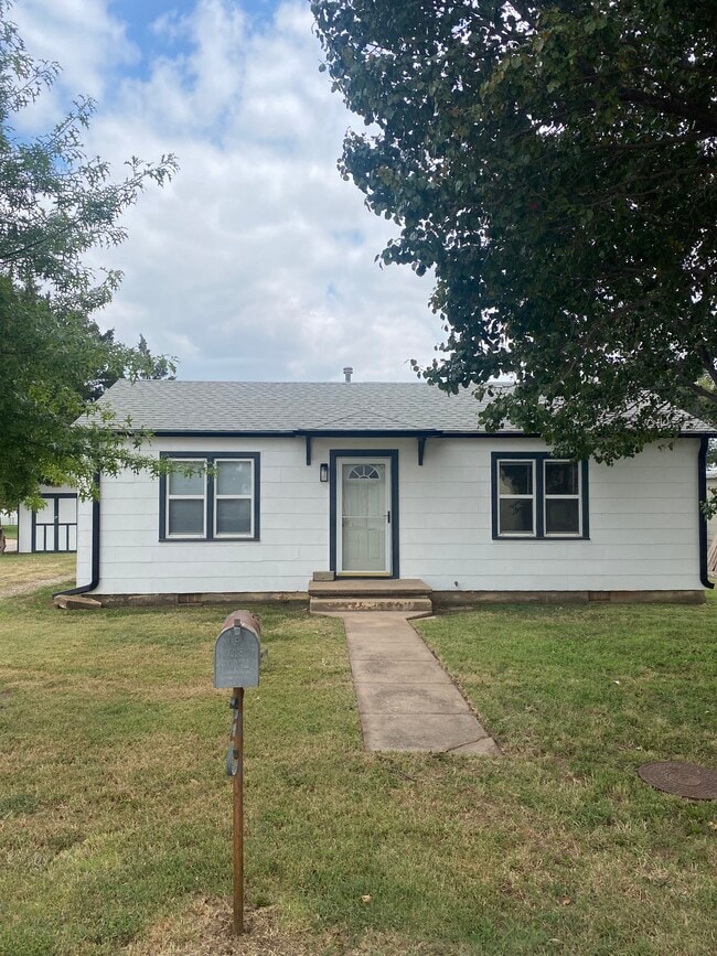 Building Photo - 804 N C Way Rental
