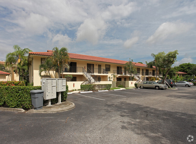 The Oakwood Apartments - The Oakwood Apartments
