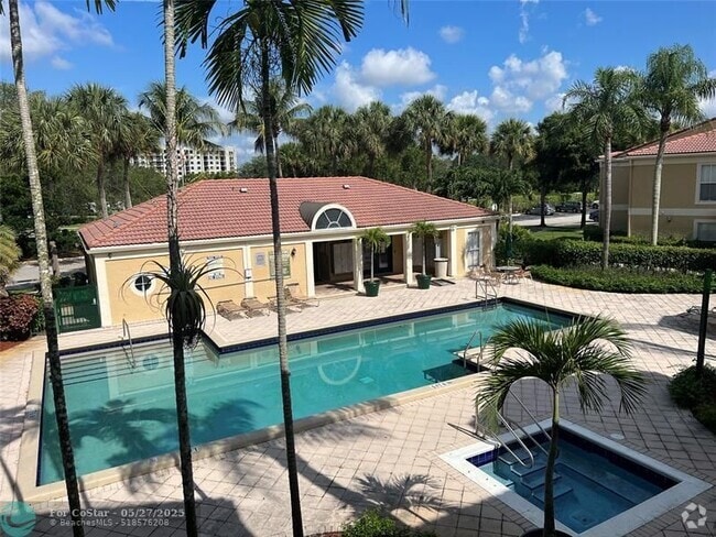 Building Photo - 875 Riverside Dr Rental