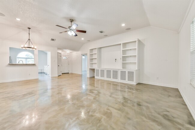 Photo - 515 Valley Dr