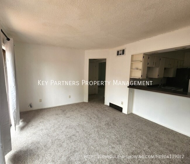 Photo - 130 Warner Ave