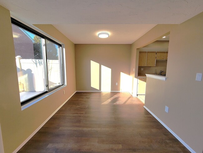 Photo - 17 Elderwood Dr