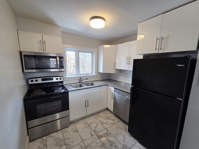 Photo - 85 Evans Ave Unit 6