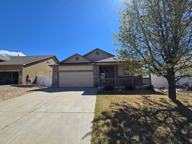 Photo - Spacious 5B/3B with Finished Basement Now Available!