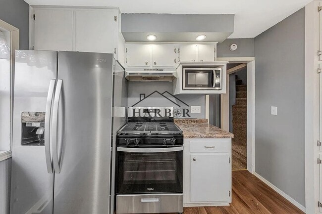 Photo - 1126 S Newton Ave