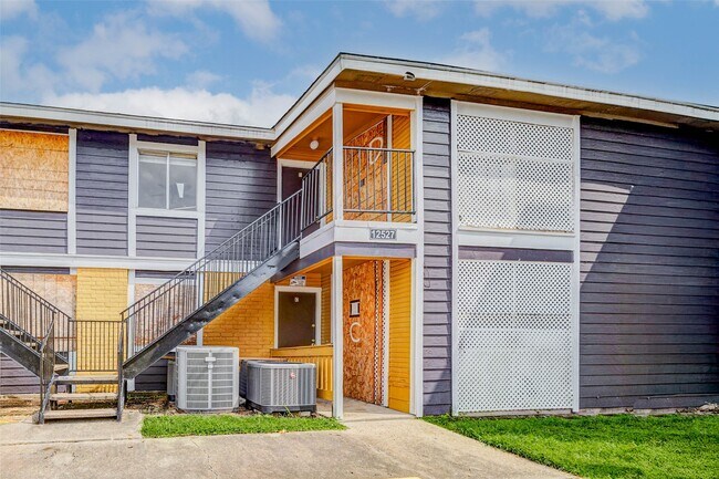 Building Photo - 12527 Ashford Meadow Dr Unit A