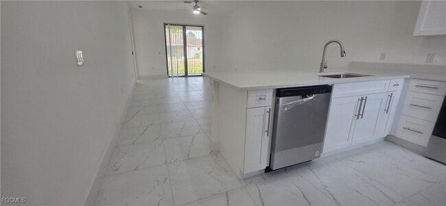 Photo - 925 Chenault St