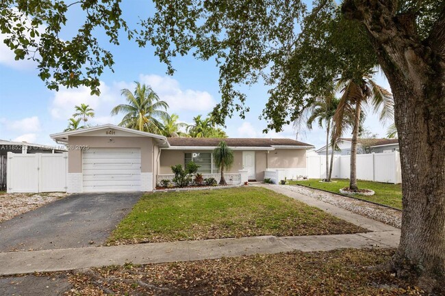 Building Photo - 9431 NW 23rd St Rental