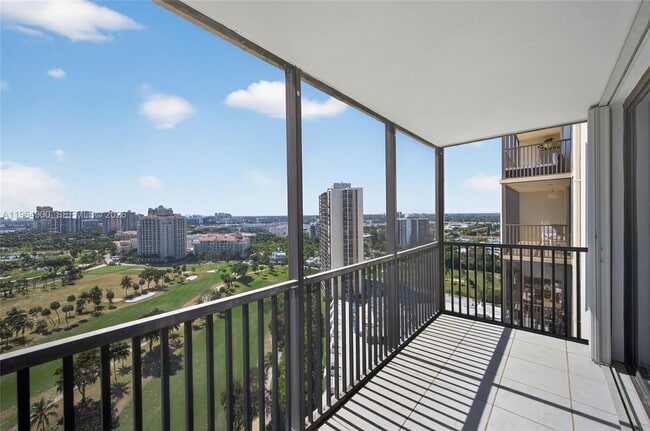 Photo - 20379 W Country Club Dr Unidad 2234