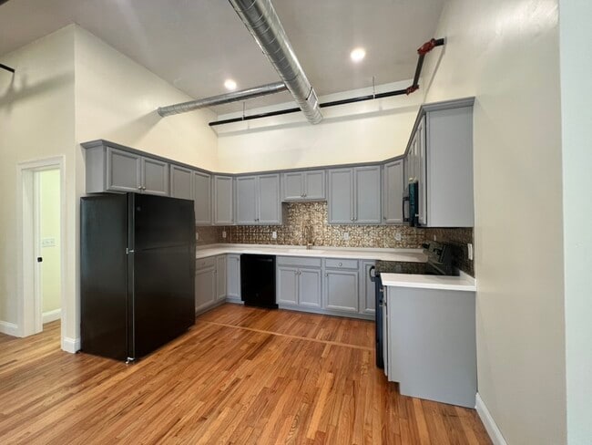 352 Manchaug Rd