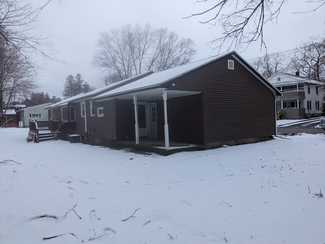 Photo - 212 Dewey St