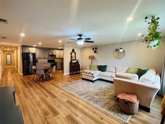 Photo - 2840 Oakdale St